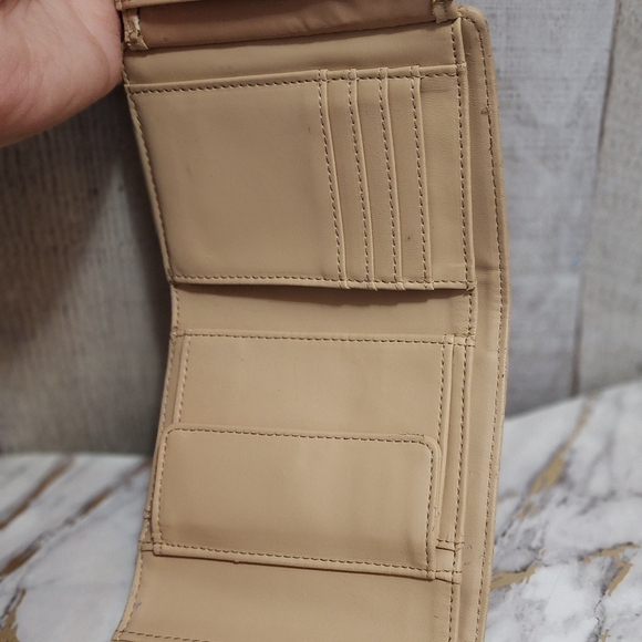 🌸Guess Logo Pink Mini Wallet🌸 - Picture 4 of 10